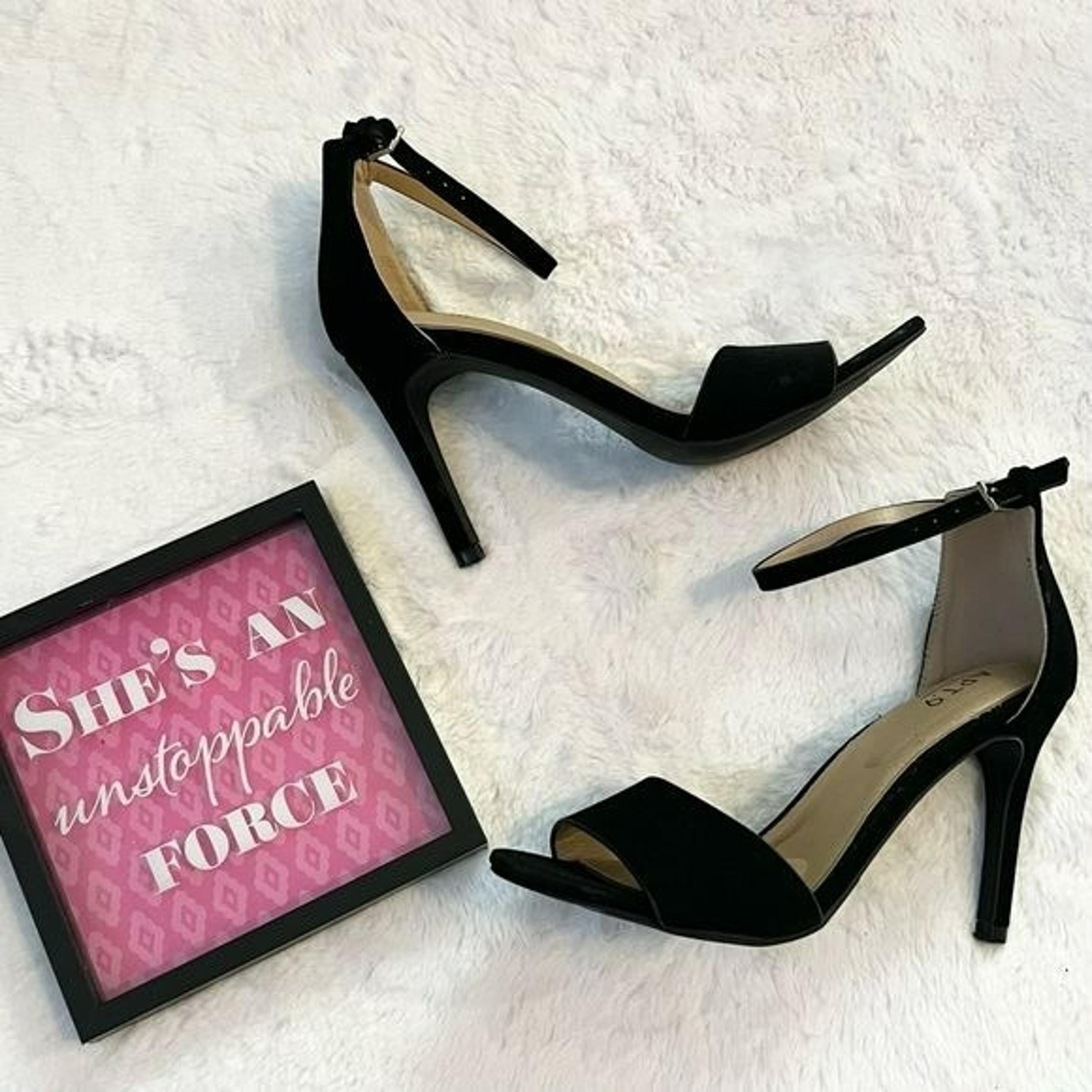Apt. 9 Black High Heel Memory Foam Sandals Size 6