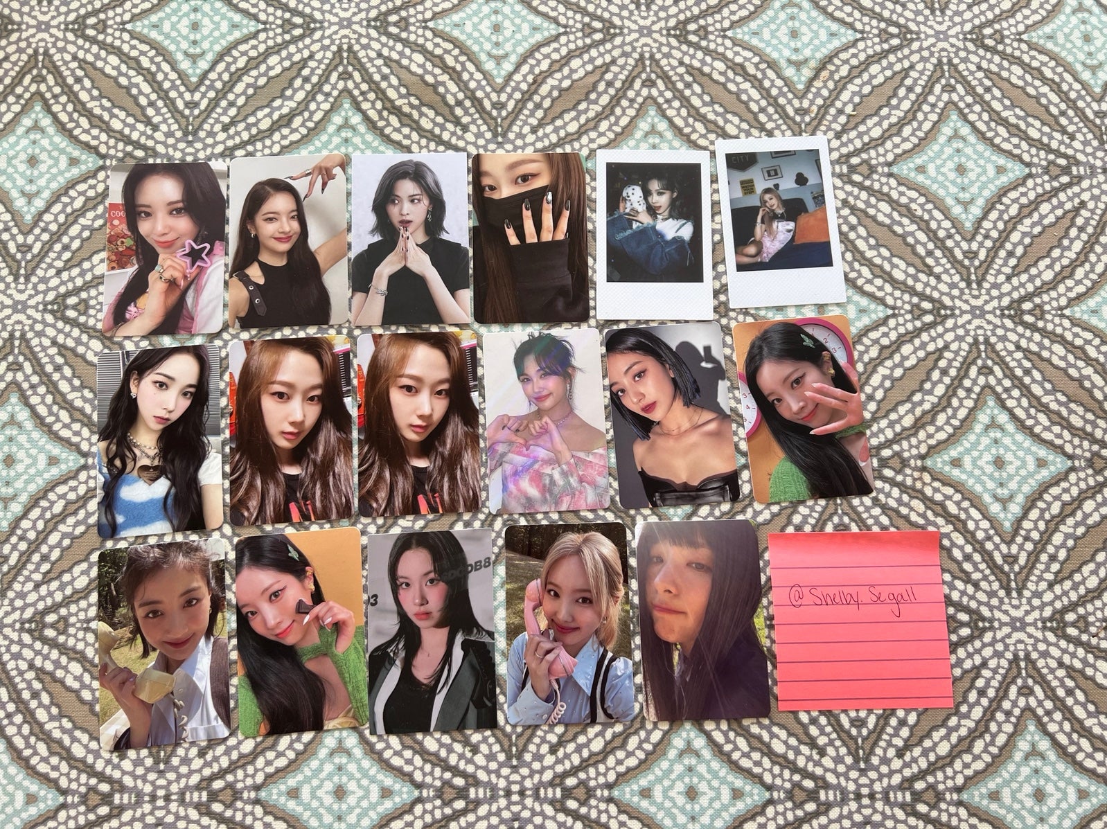 K-pop Girl Group Photocards