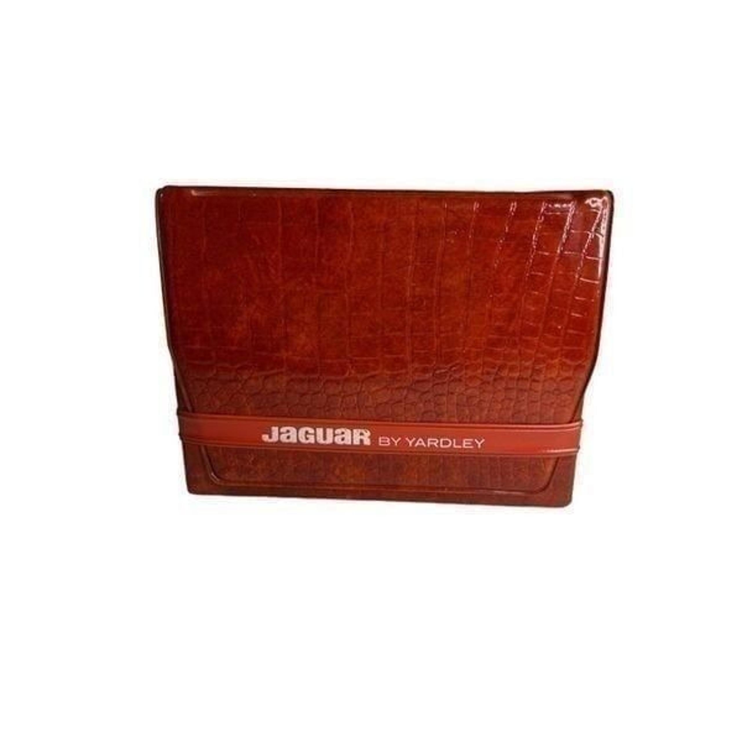 Yardley of London for MEN JAGUAR talc and cologne set VINTAGE