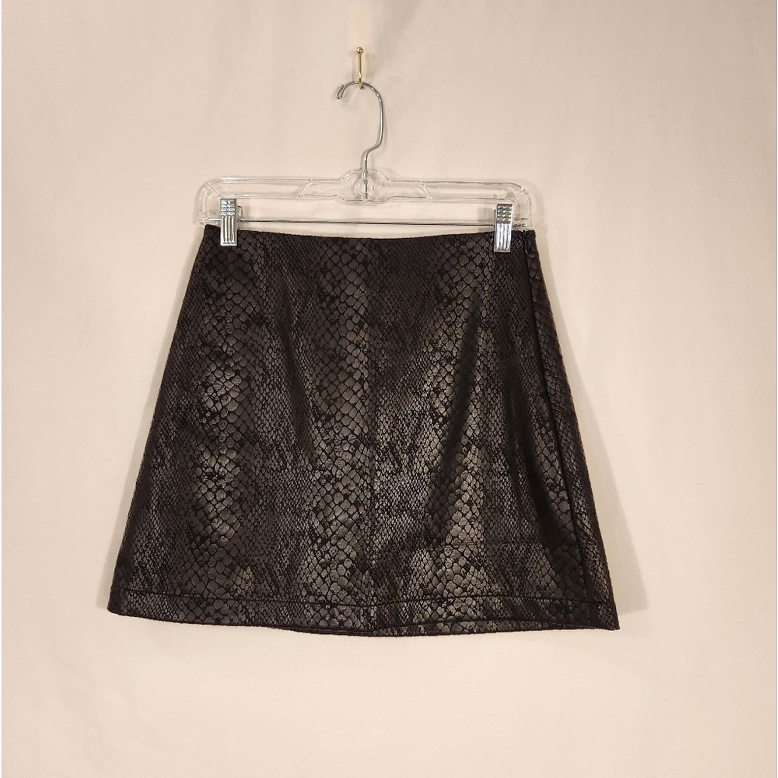 GILLI Black Faux Leather Reptile Print Mini Skirt Punk Rave Goth Emo Witchy S