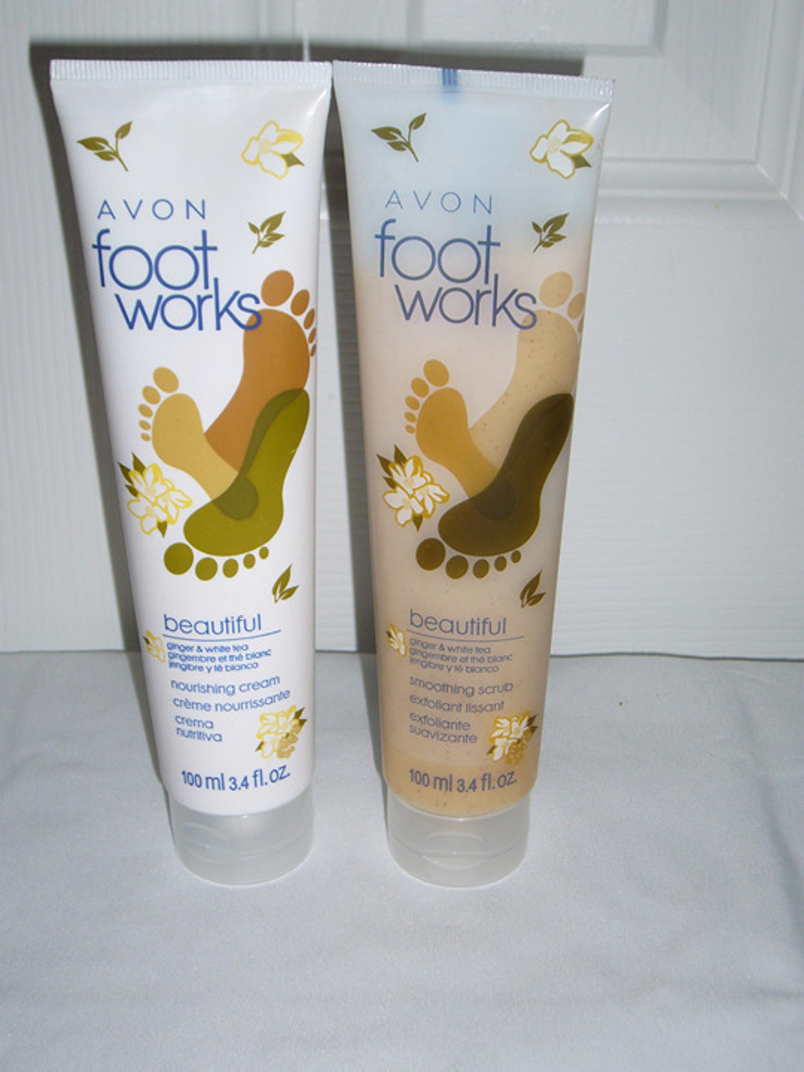 AVON FOOT WORKS GINGER & WHITE TEA FOOT CARE DUO BUNDLE (NEW)