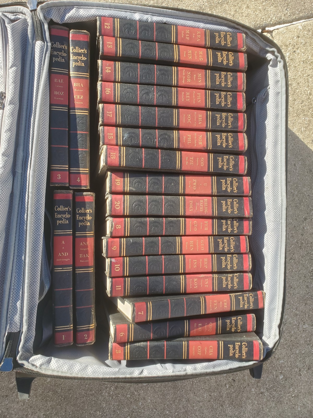 Colliers encyclopedias 20 of 20 encyclopedia set 1950s