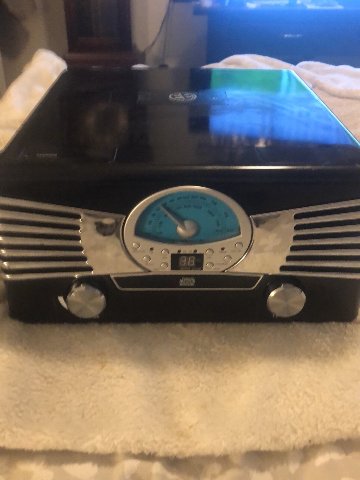 Elretro brand record player AM FM radio with CD player model#9272