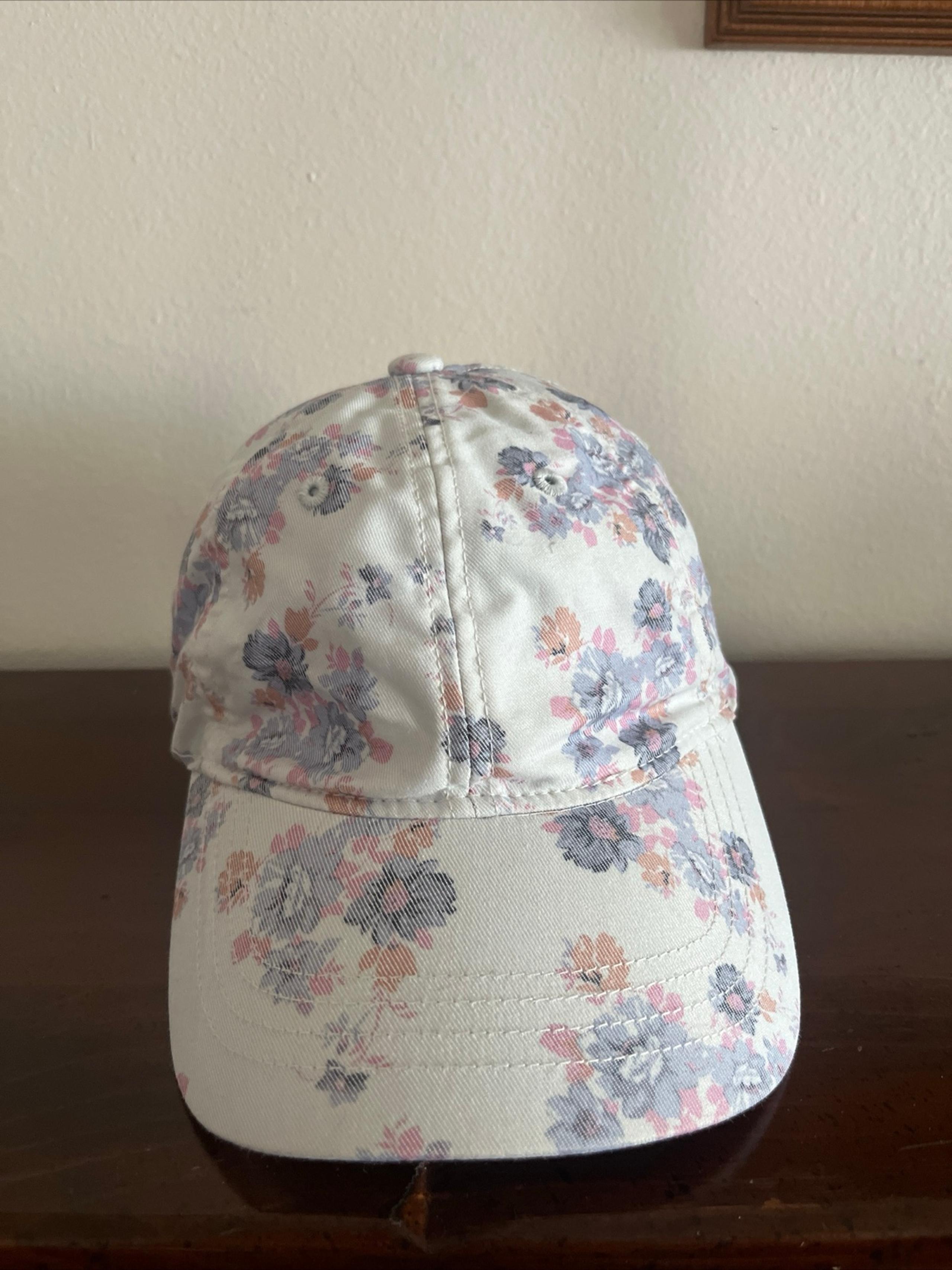 American Eagle Women's white floral Hat cap Multicolor Size OS Cotton purple
