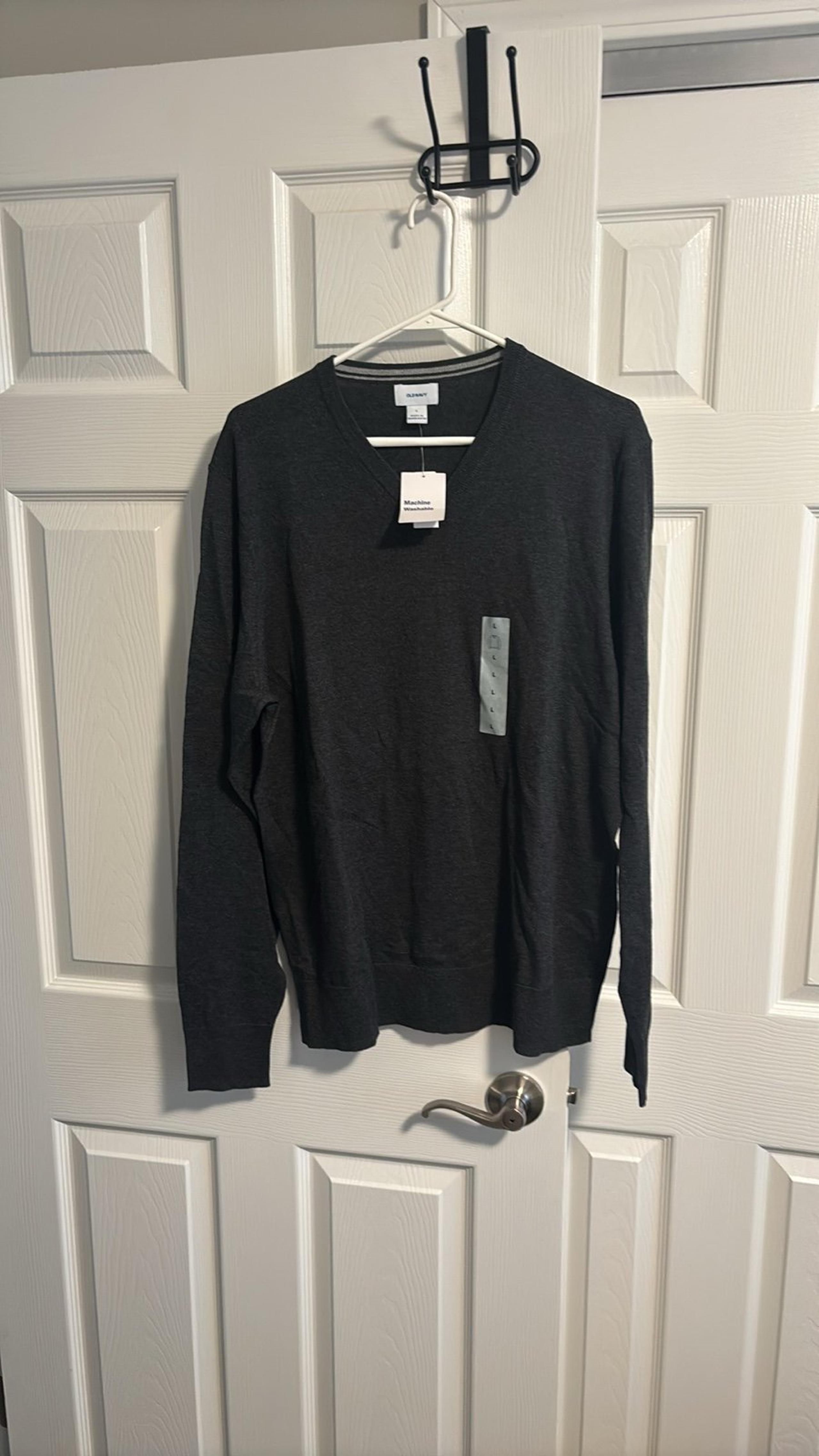 Mens Old navy v neck sweater