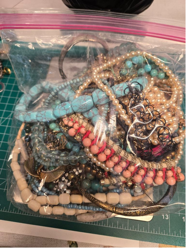 Womens Unbranded Mixed Jewelry Lot Multi-color N/A