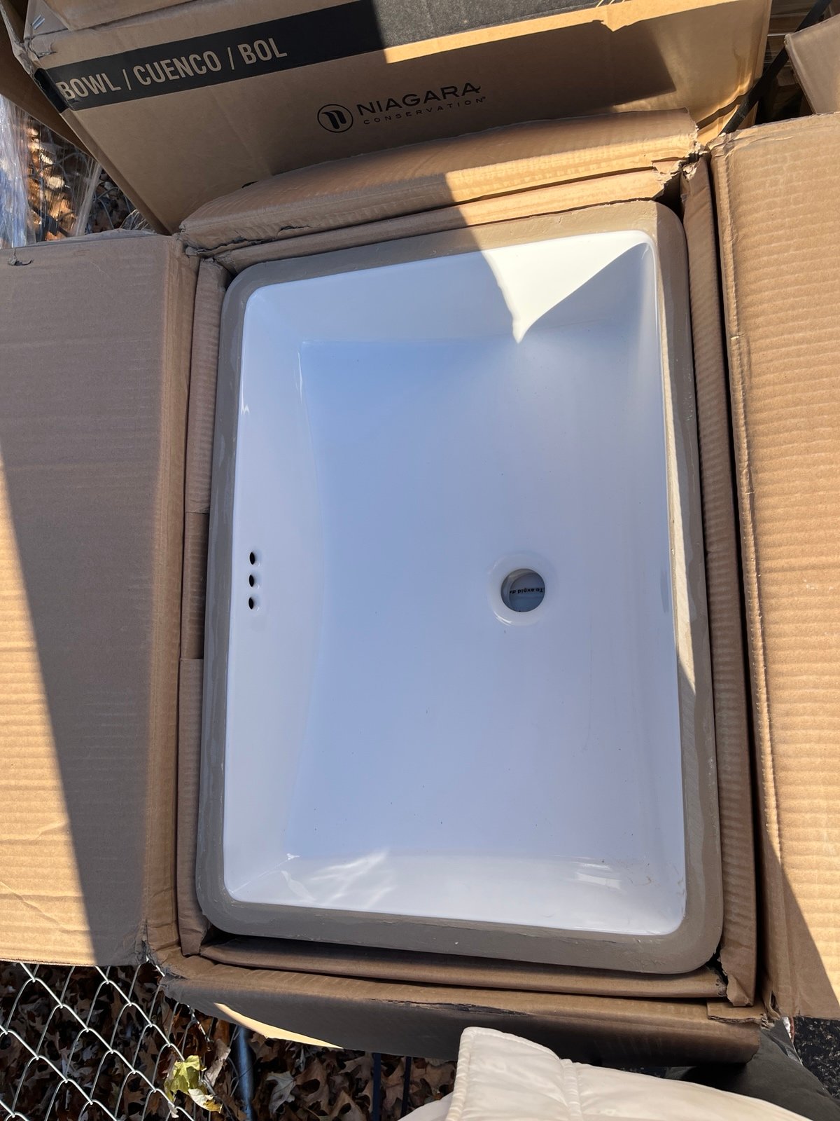 Undermount sink