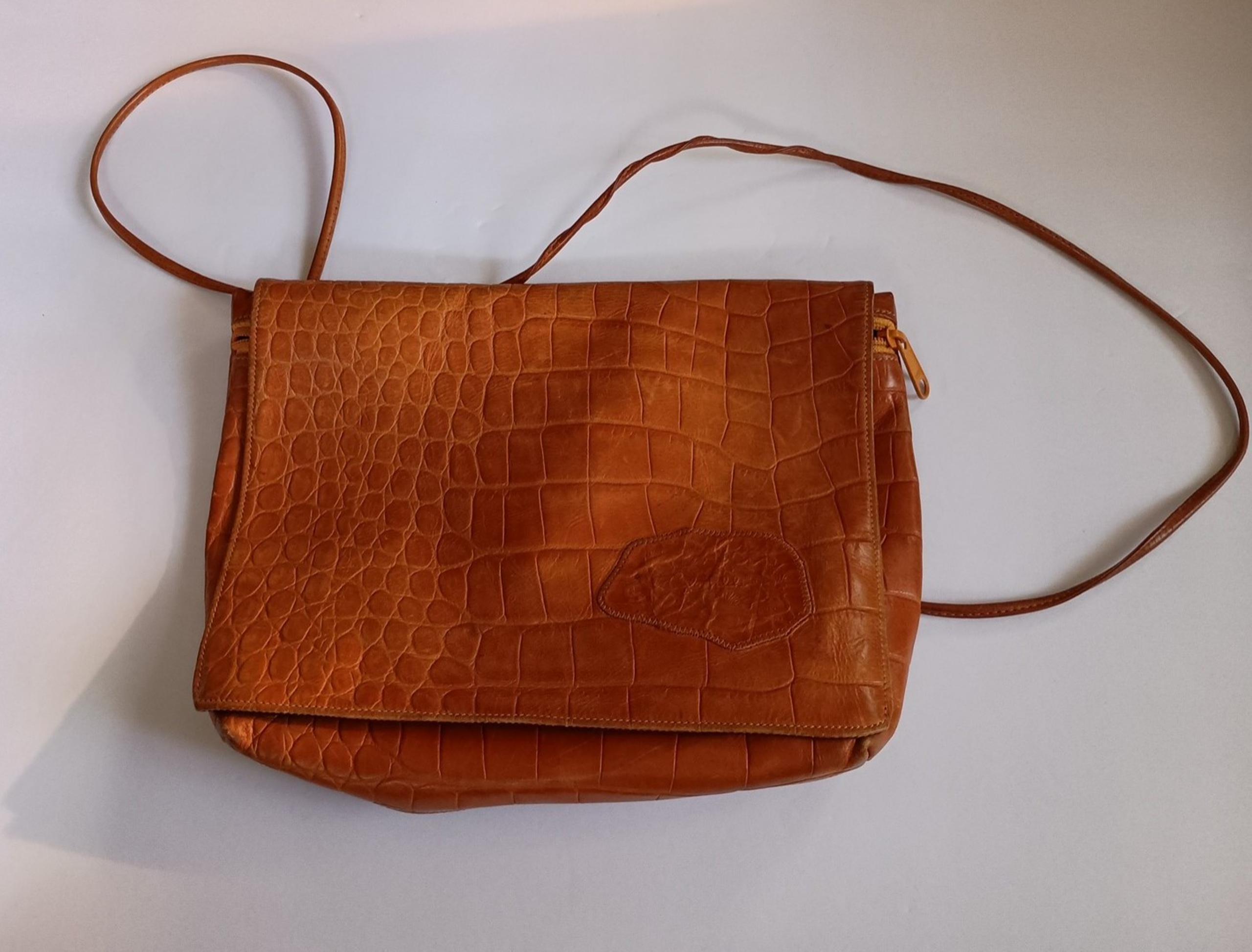 Carlos Falchi Crocodile shoulder bag Leather Lite Brown Clean
