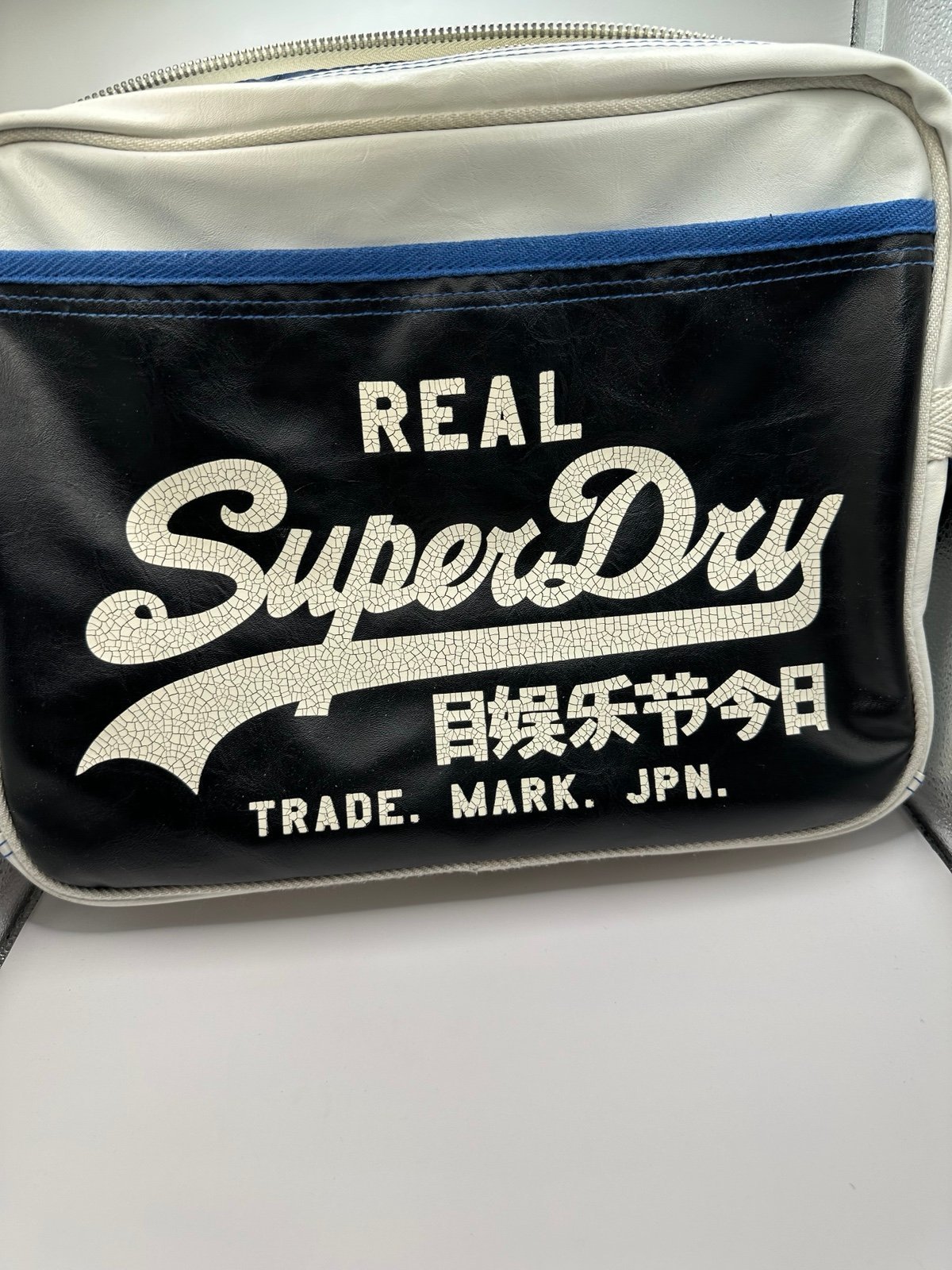 Real super dry messenger bag
