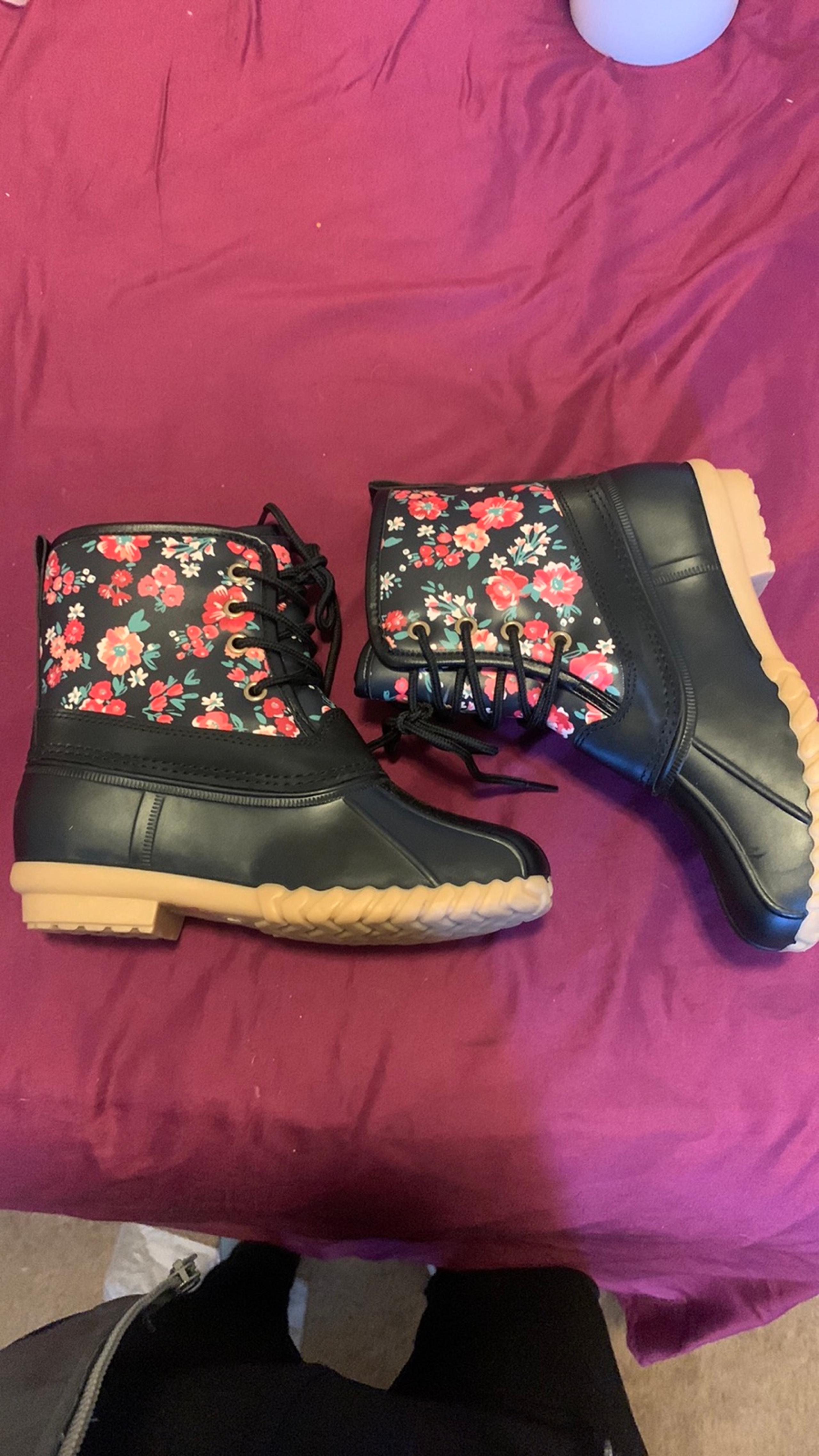 Girls floral boots size 13