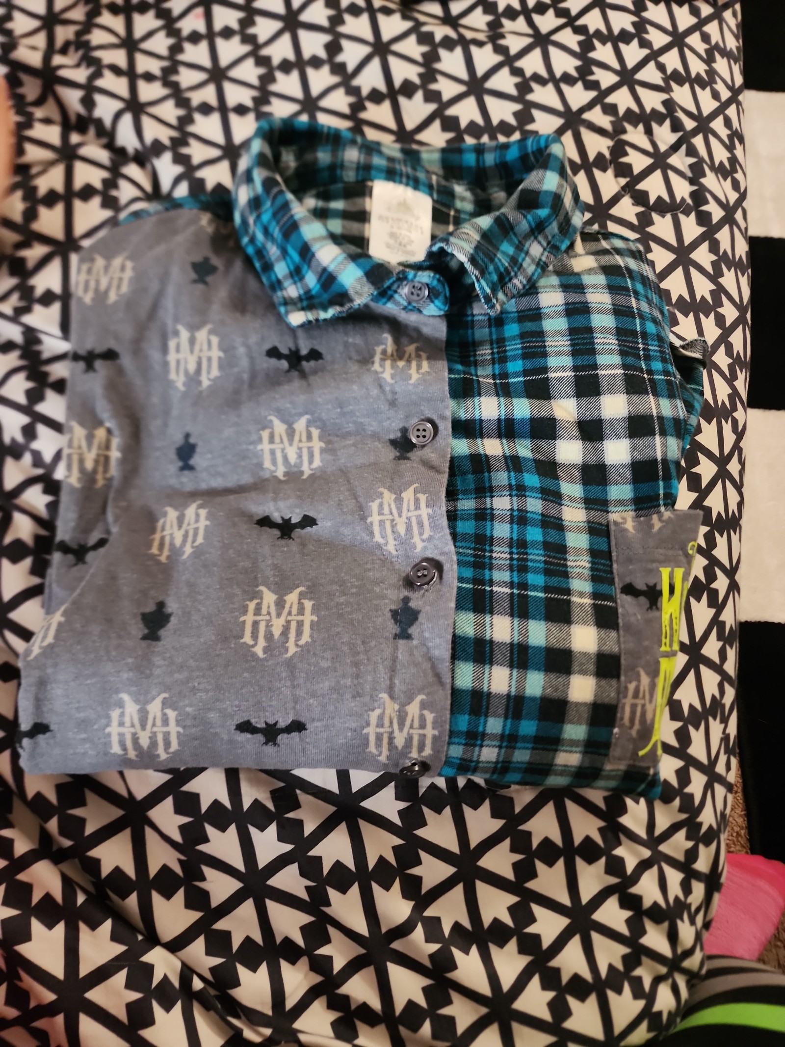 Disney button down xl top Haunted Mansion