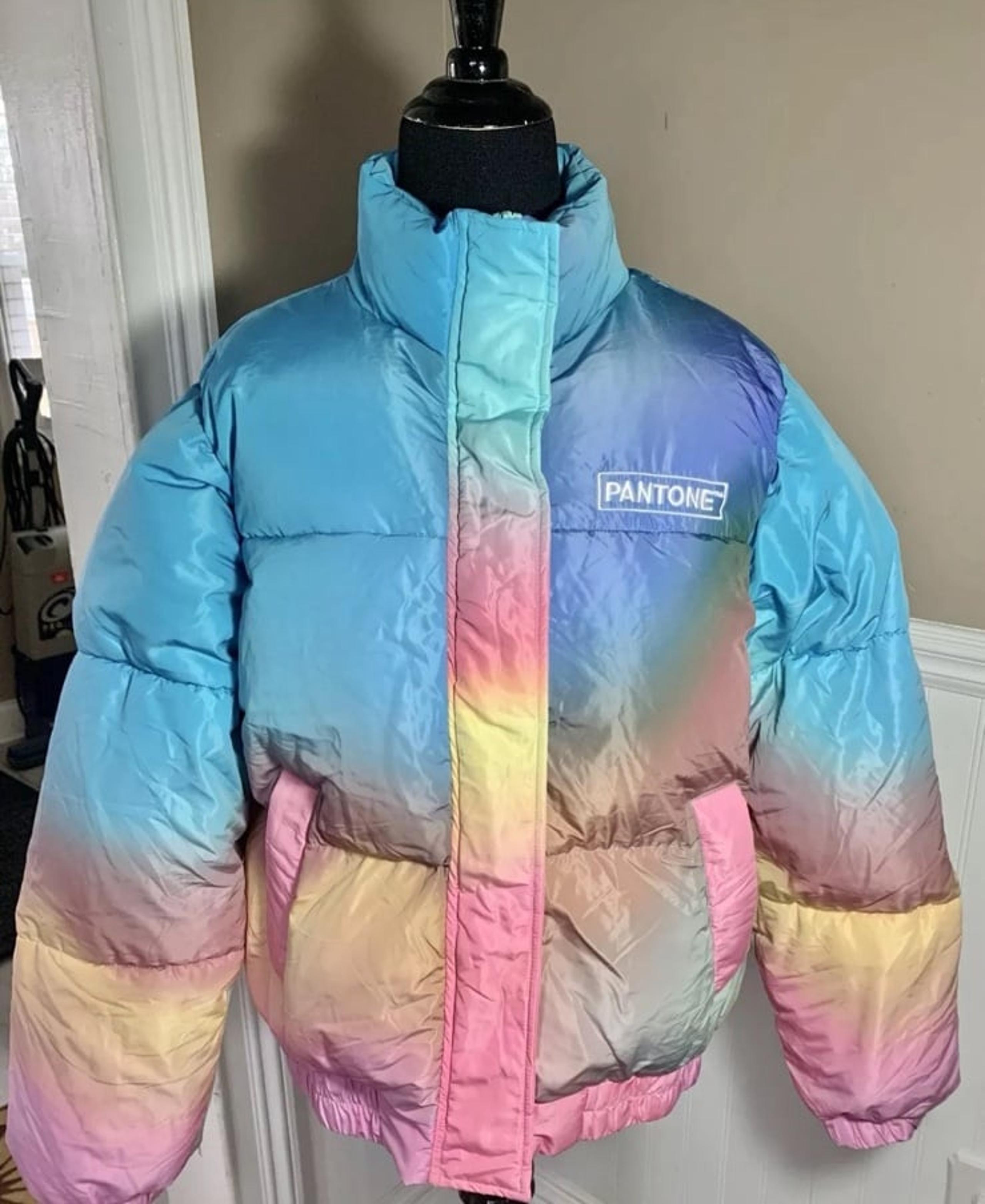 x Pantone Puffer Winter Jacket Cropped Tie Dye - FOREVER 21