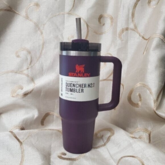 NWT Stanley Quencher H2.0 FlowState Tumbler 30oz, Plum