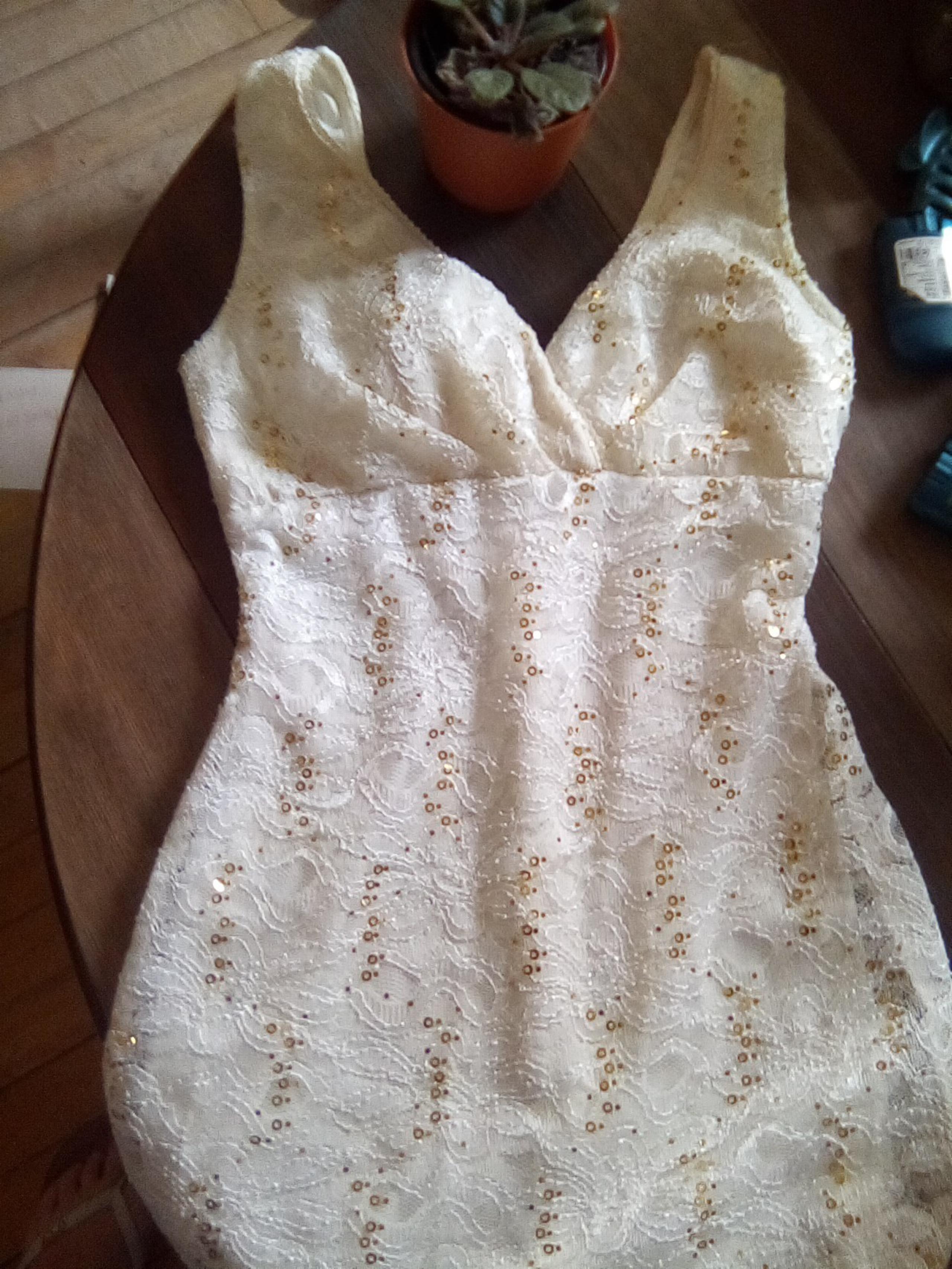 NWT Ruby Rox Heart Shaped Gold Shimmering Lace Midi dress