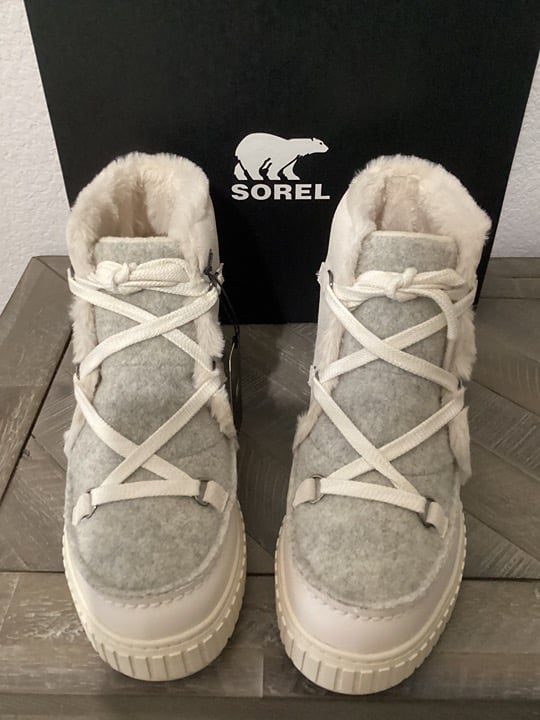 NWT Sorel Women's Ona Ave Alpine Booties, size 10