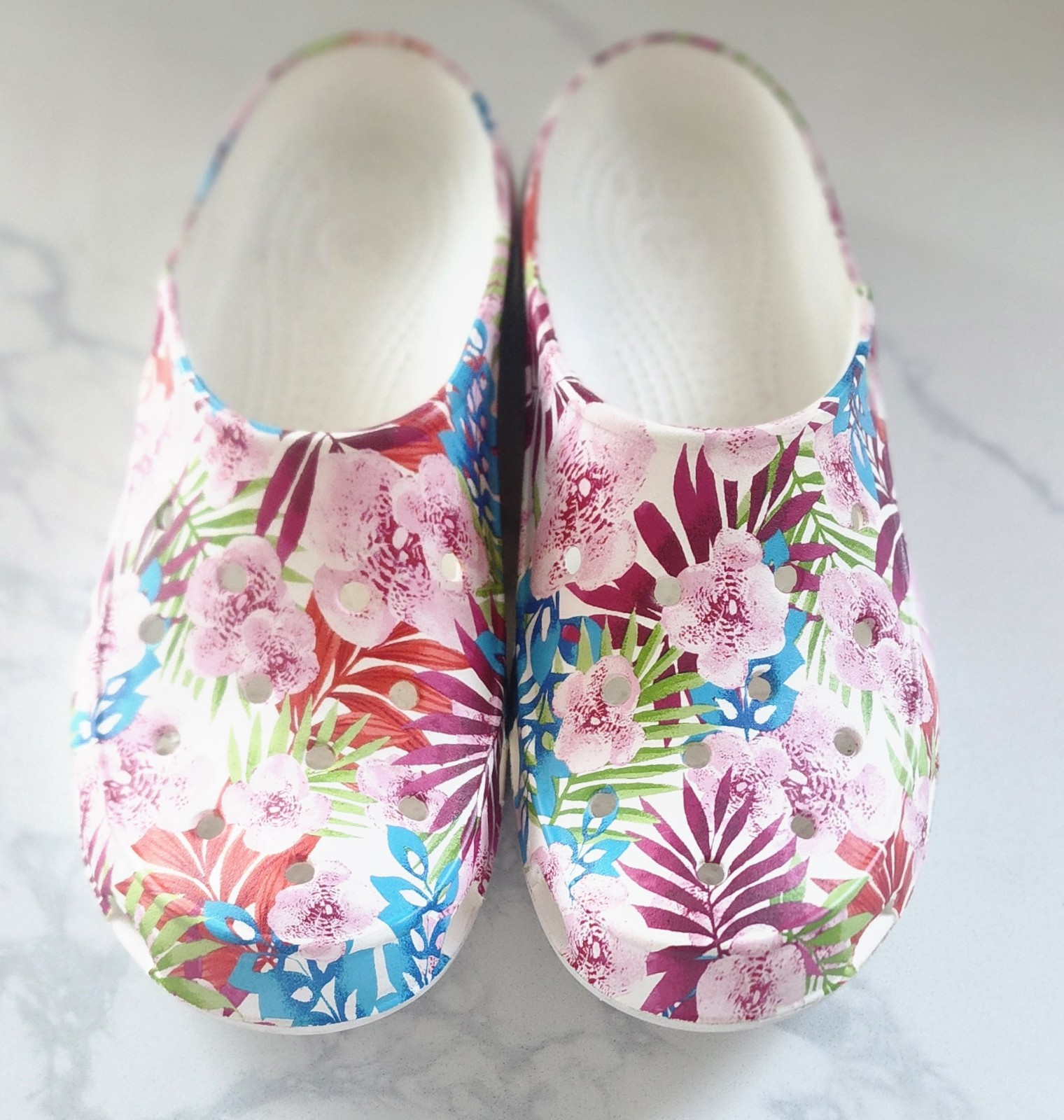 Women's Crocs Free Sail Floral Tropical Size 11 Wide