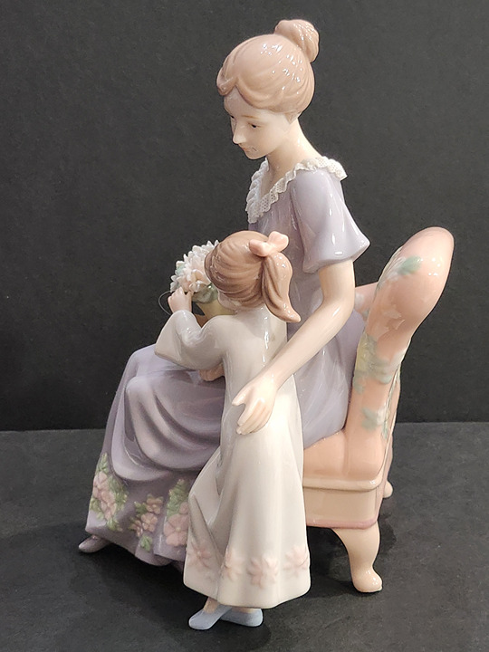 Lladro Style Mother and Child with Flowers Ceramic Figurine by VBNHGF