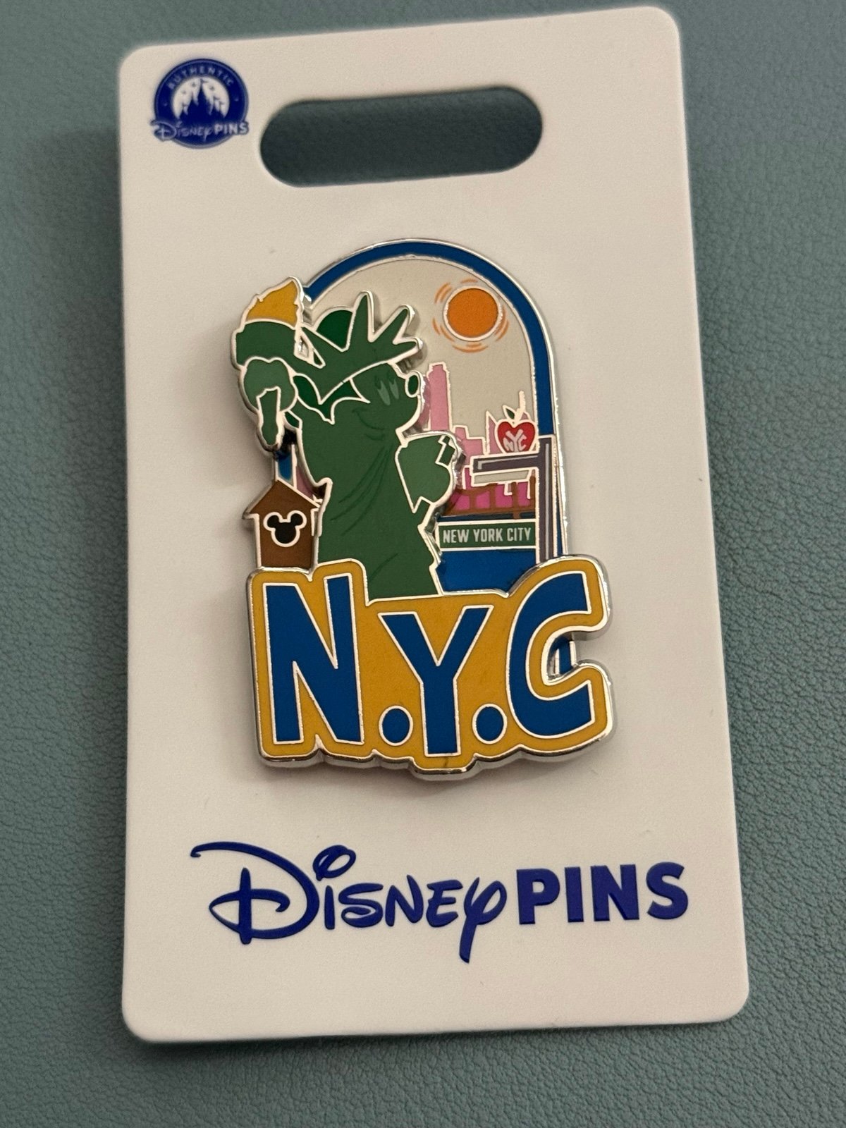New York Exclusive Mickey Disney pin