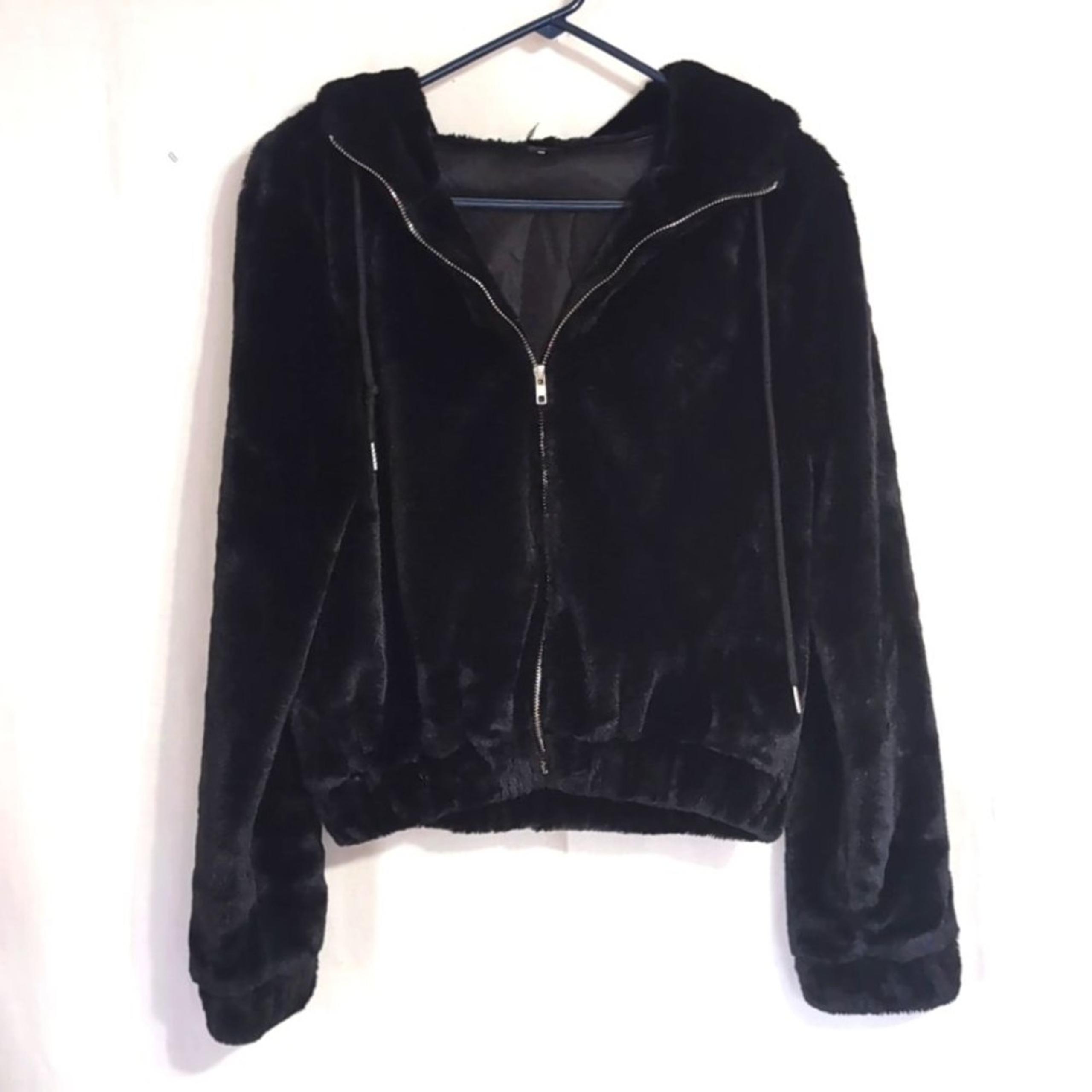 Unbranded Black Fuzzy Plush Cropped Zip Hooded Sweatshirt Size Medium
