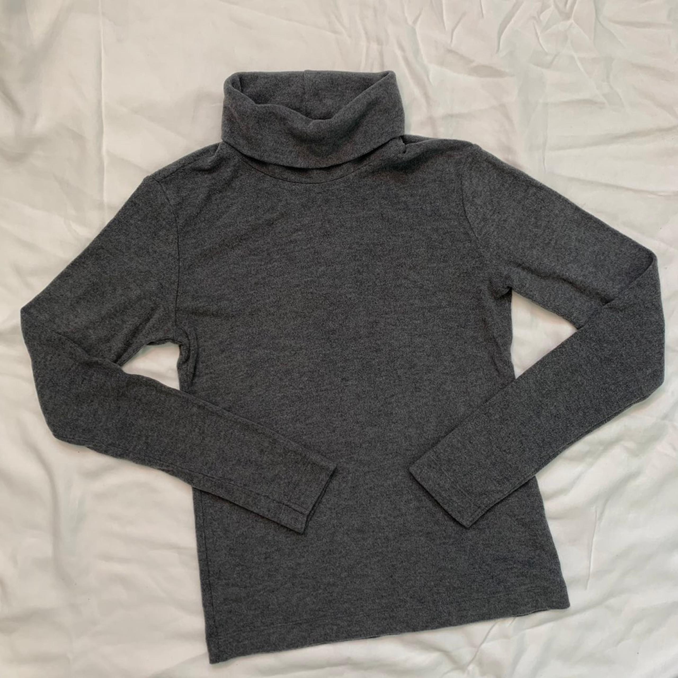 Uniqlo Women XS Fuzzy Gray Turtleneck