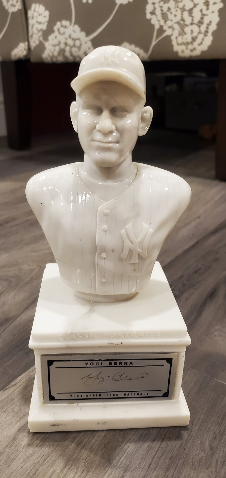Yogi Berra Autographed 2003 Upper Deck Classic Portraits 9 Marble Bust YANKEES