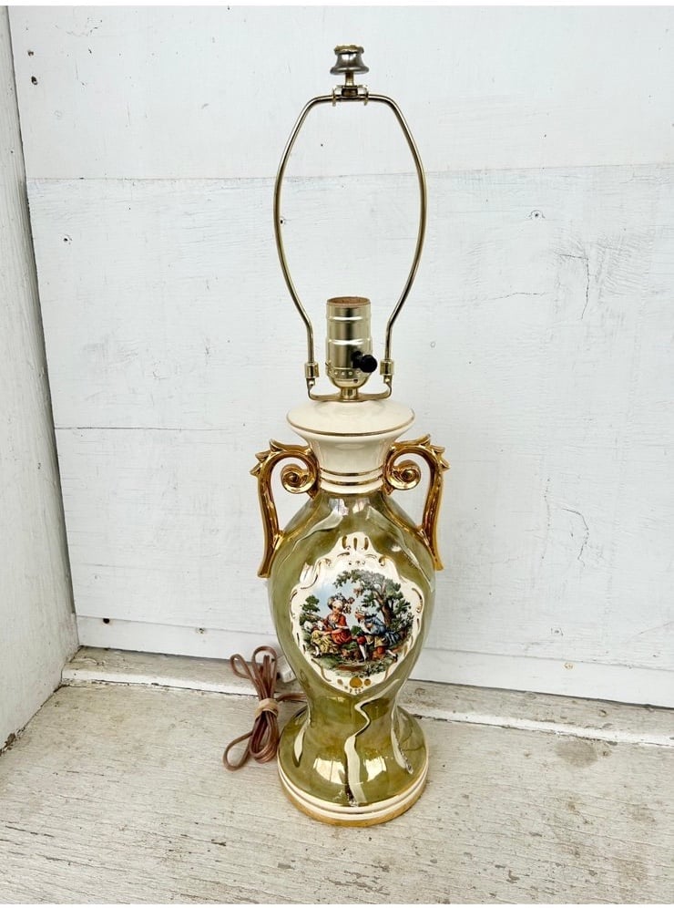 George Washington & Martha Vintage Ivory Handled Vase Style Table Lamp Colonial