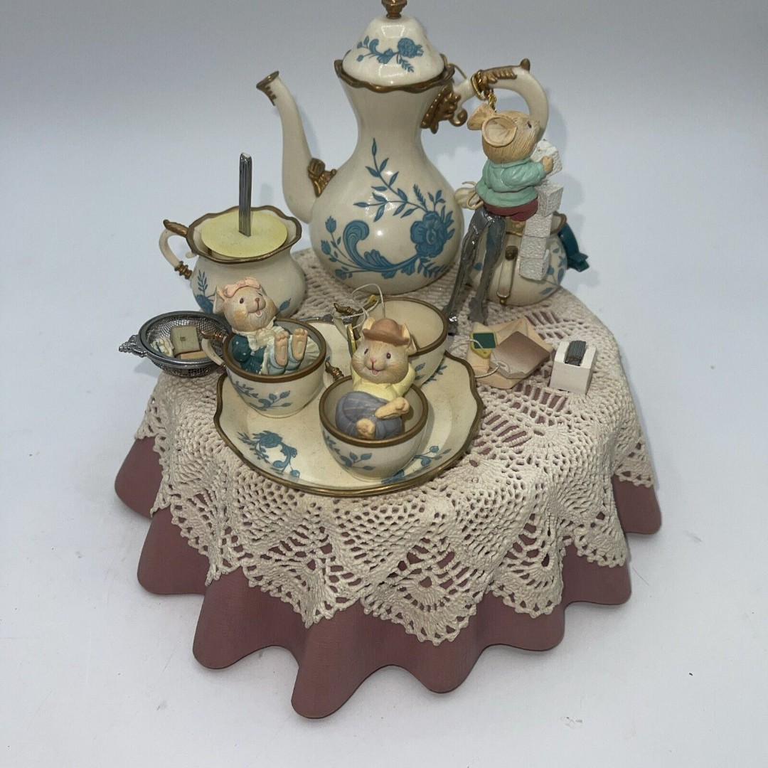 Enesco Small World of Music It's Tea-lightful Tea for Two Music Box Untested