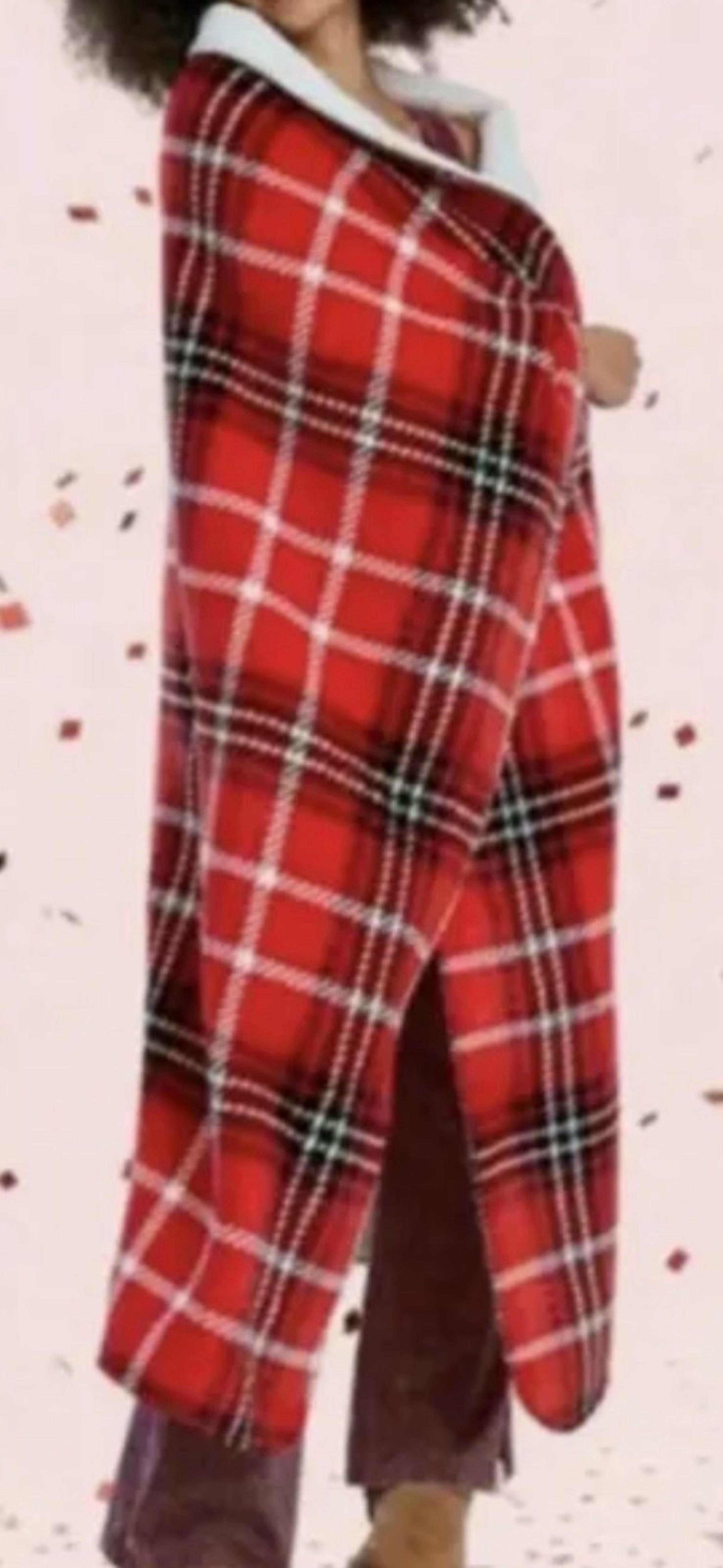 VICTORIA’S  SECRET COZY PLUSH FLEECE BLANKET SLEEP THROW PLAID