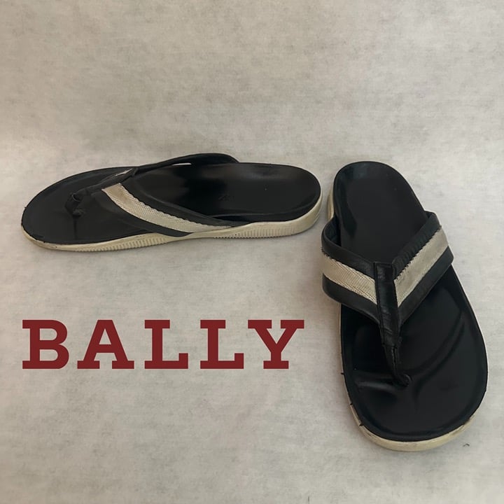 Bally Leather Flip Flops Size 10 Gently worn