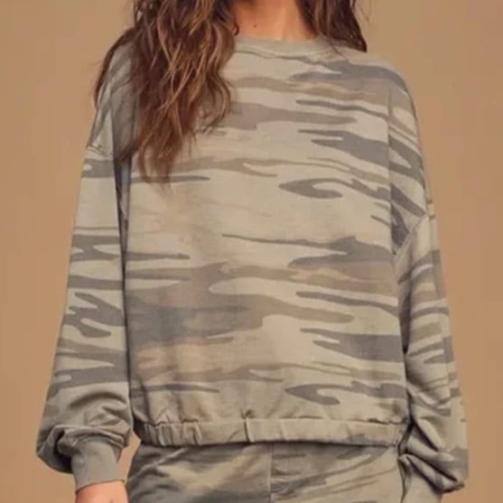 Z SUPPLY RELAXED GREEN CAMO SWEATSHIRT M