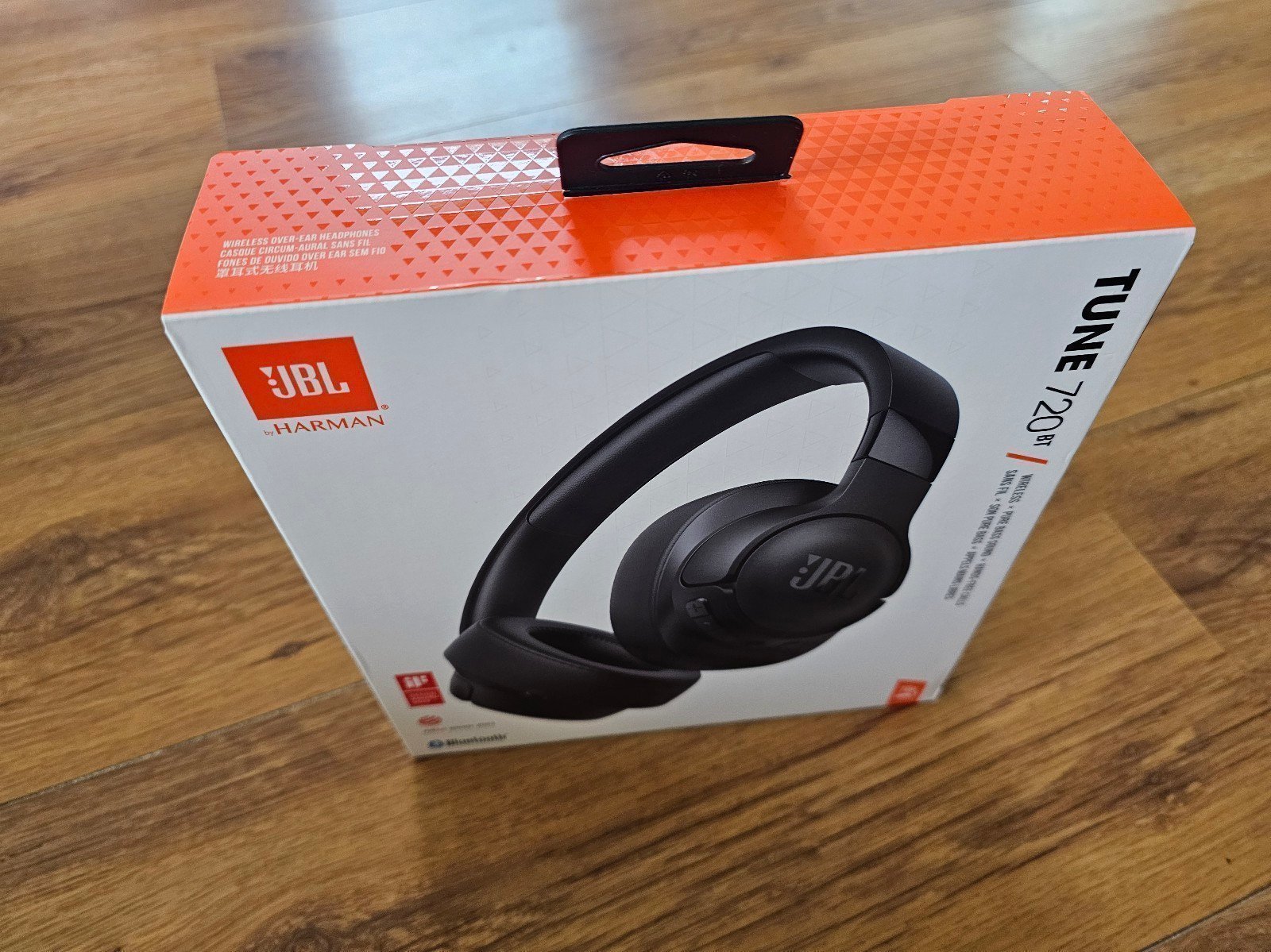 JBL Tune 720 bt pure brass wireless hand free calls bluetooth ear headphones