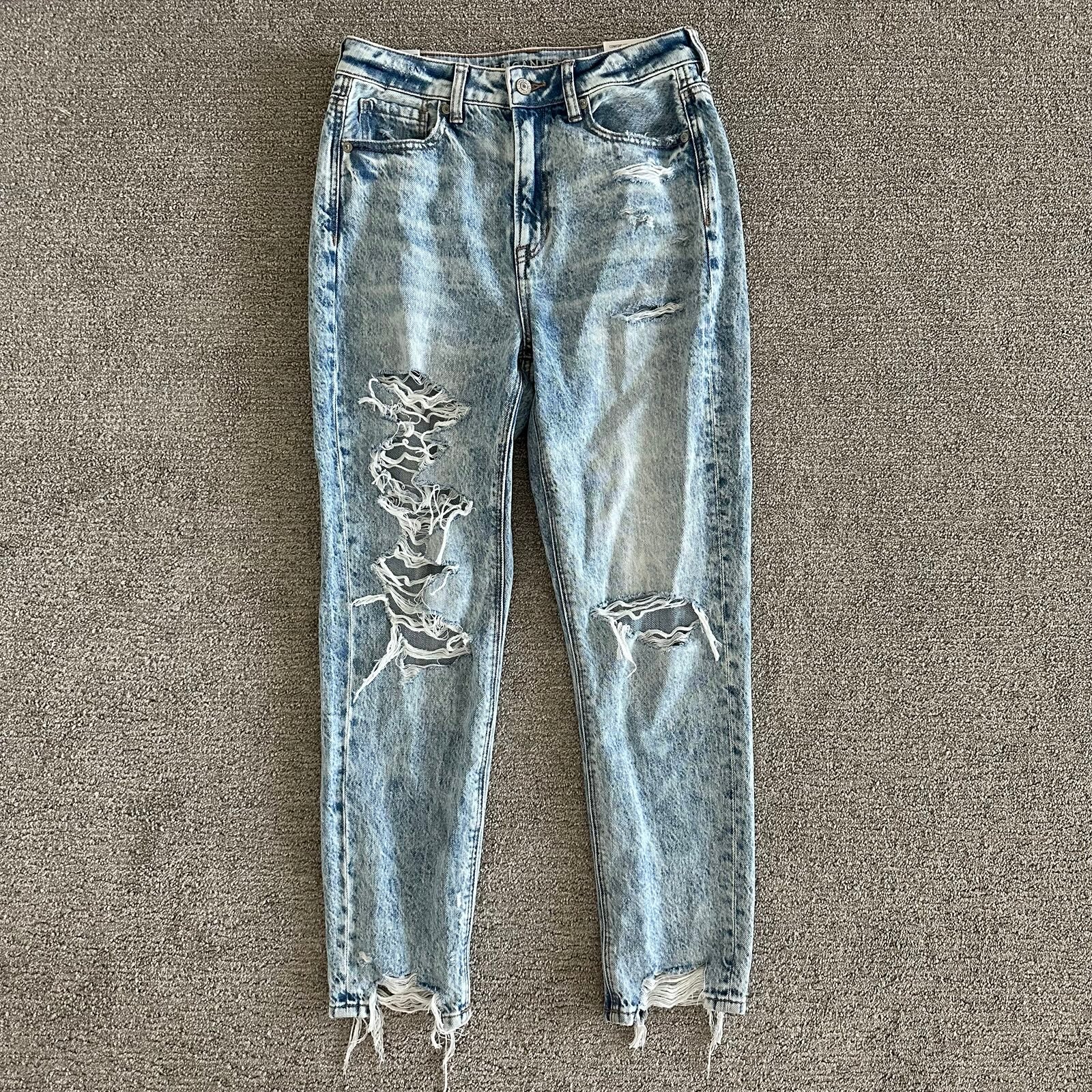 American Eagle Comfort Stretch Waistband Mom Jean Light Destroy Wash Size 4