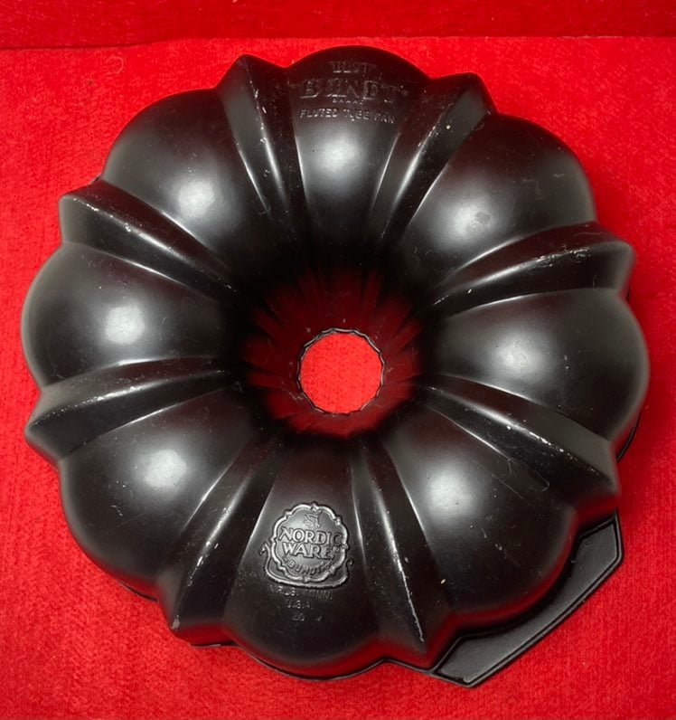Vintage NORDIC WARE Best BUNDT Fluted Tube Pan