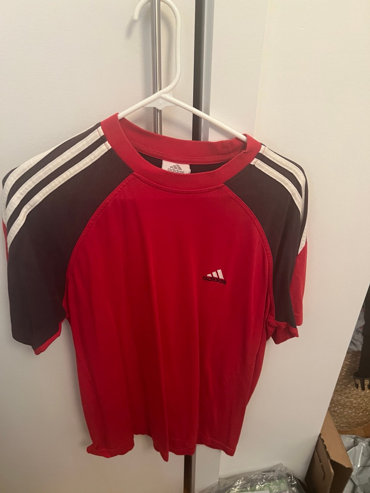 Adidas shirt (large) vintage y2k