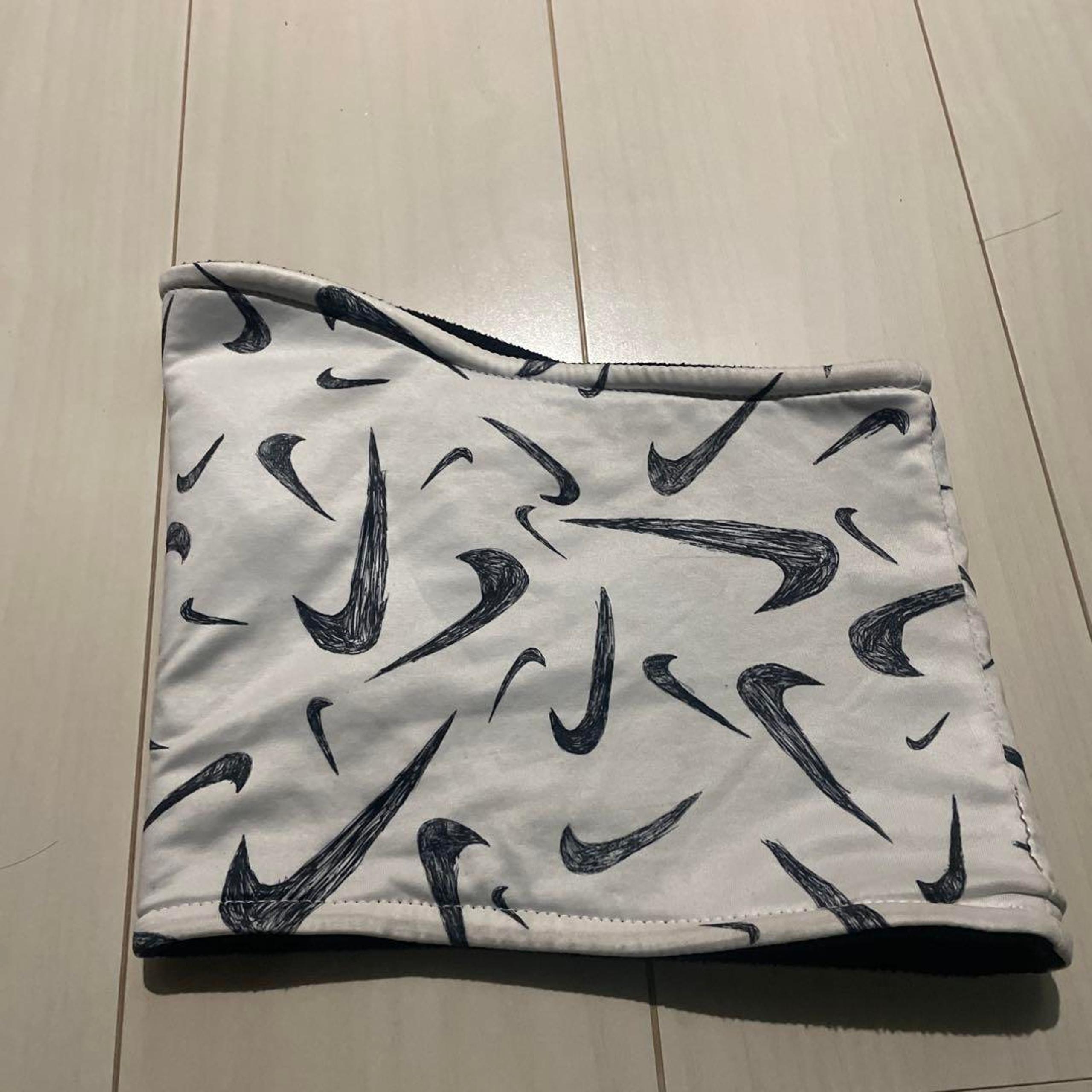 Nike Swoosh Logo Neck Warmer