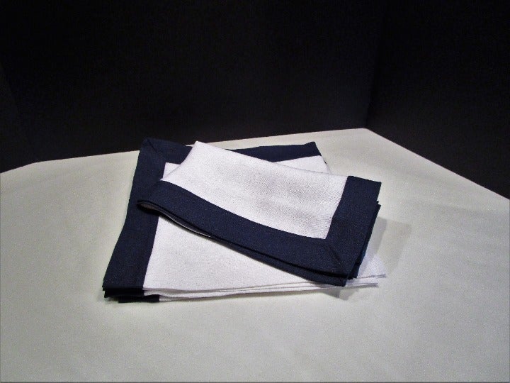 Linen Napkins, 4 Vintage Linen Napkins White Blue Border