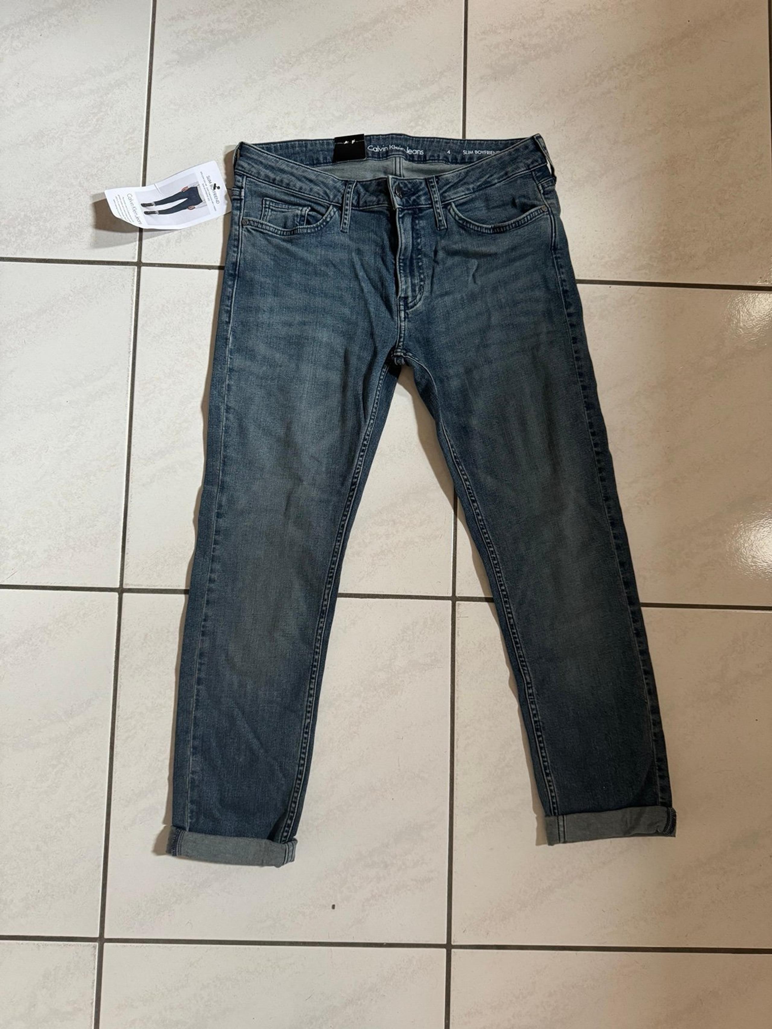 Calvin Klein Jeans. Slim boyfriend women’s Jeans. Size: 4