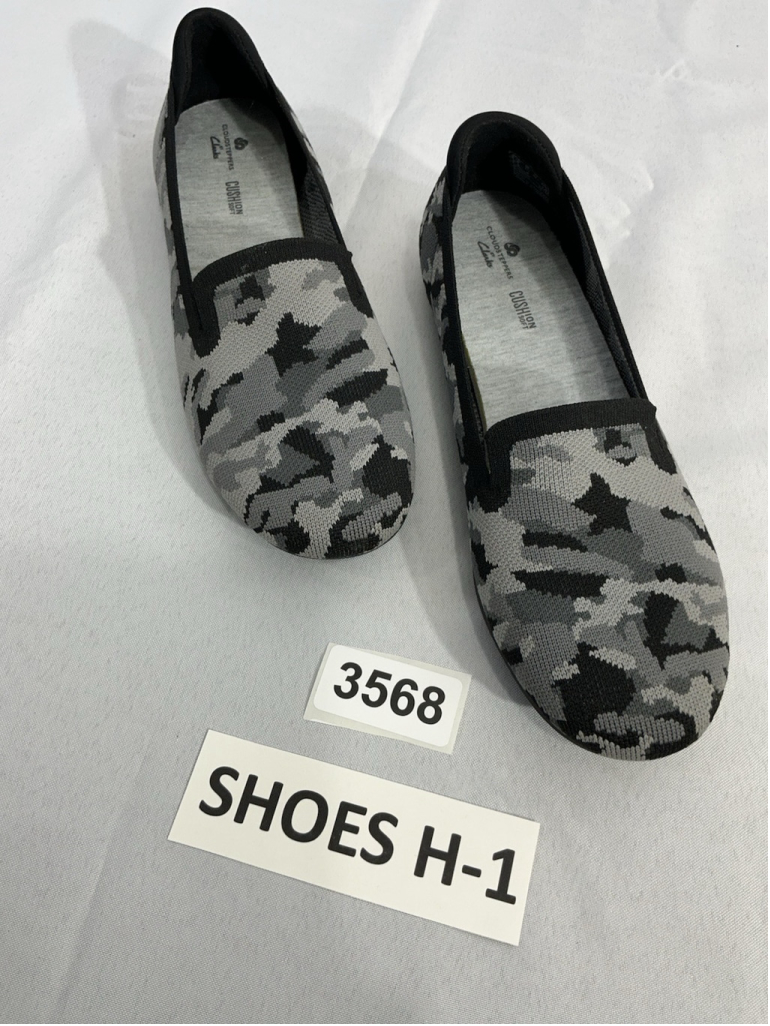 Womans Cloud Steppers By Clarks Cushion Soft Slip On Gray Black Camo Flats 8.5 m