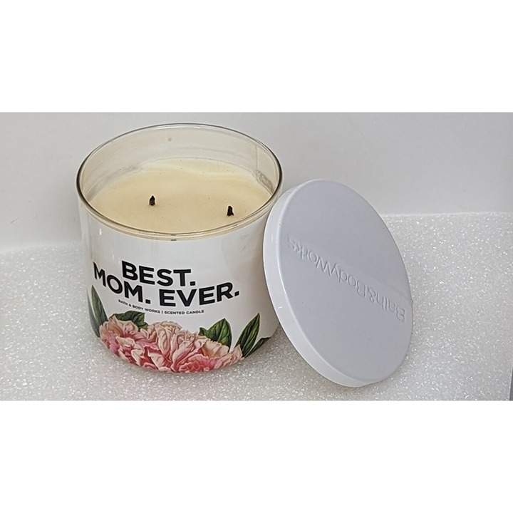 Bath & Body Works Pistachio Ice Cream 3 Wick Scented Candle Best Mom Ever 14.5oz