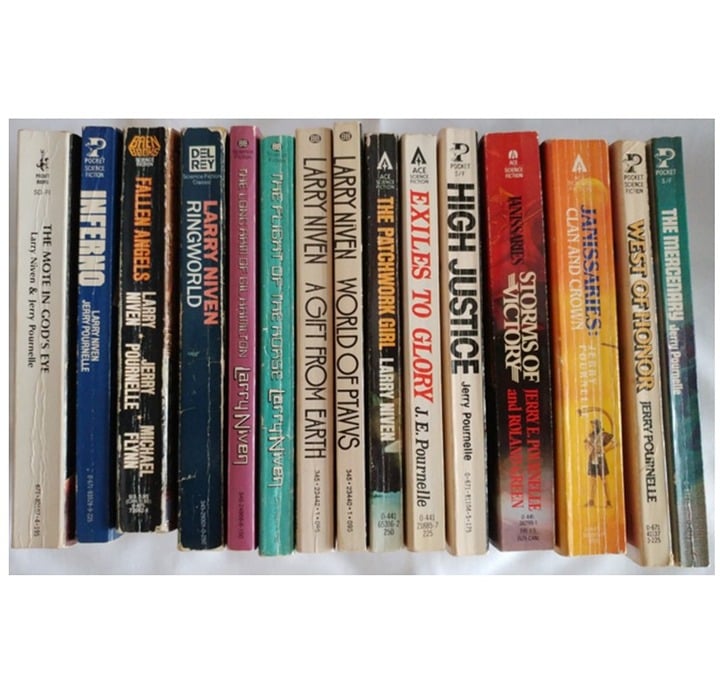 Lot of 15 Larry Niven / Jerry Pournelle vintage Science Fiction Paperbacks