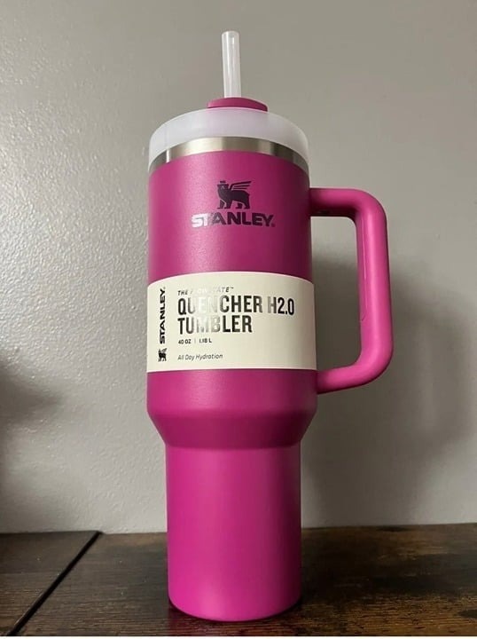 NIB FUSCHIA Stanley Quencher H2.0 FlowState Tumbler - 40 fl. oz RARE SOLD OUT