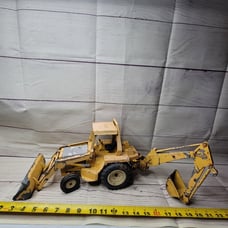 Vintage Ertl 1/16 International harvester diecast backhoe / loader yellow