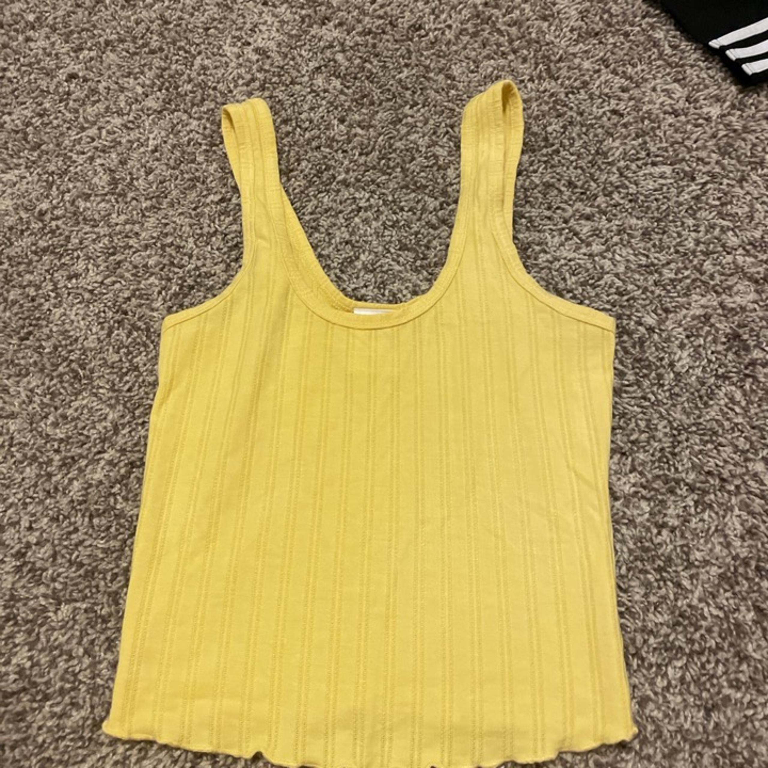 Pastel yellow cropped Cami tank top