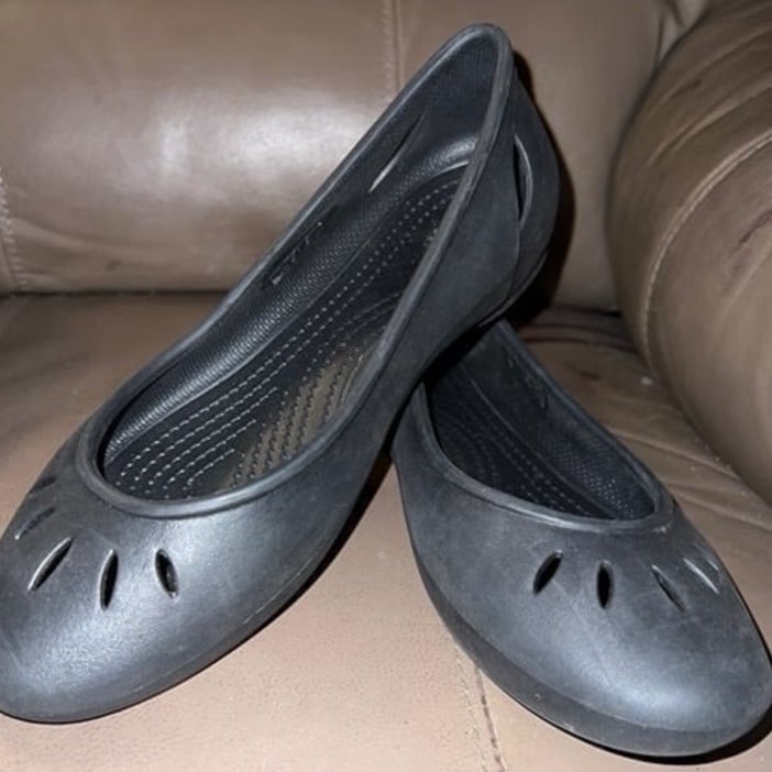 Crocs flats, Women’s Size 8W, ships free