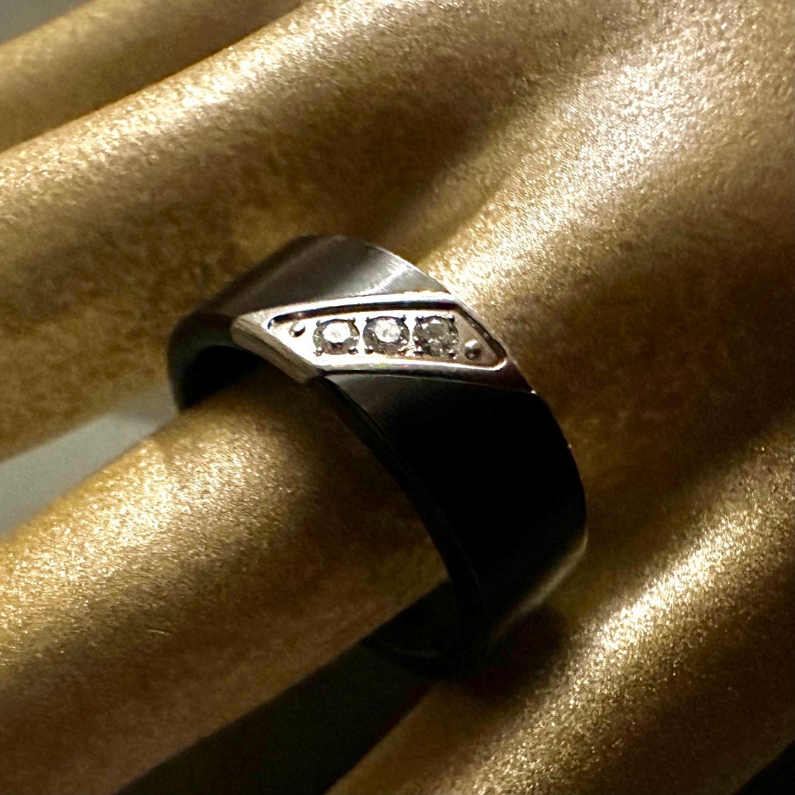 Black Tungsten Carbide Satin Finish Natural Diamonds Sz 10 FG Frederick Goldman