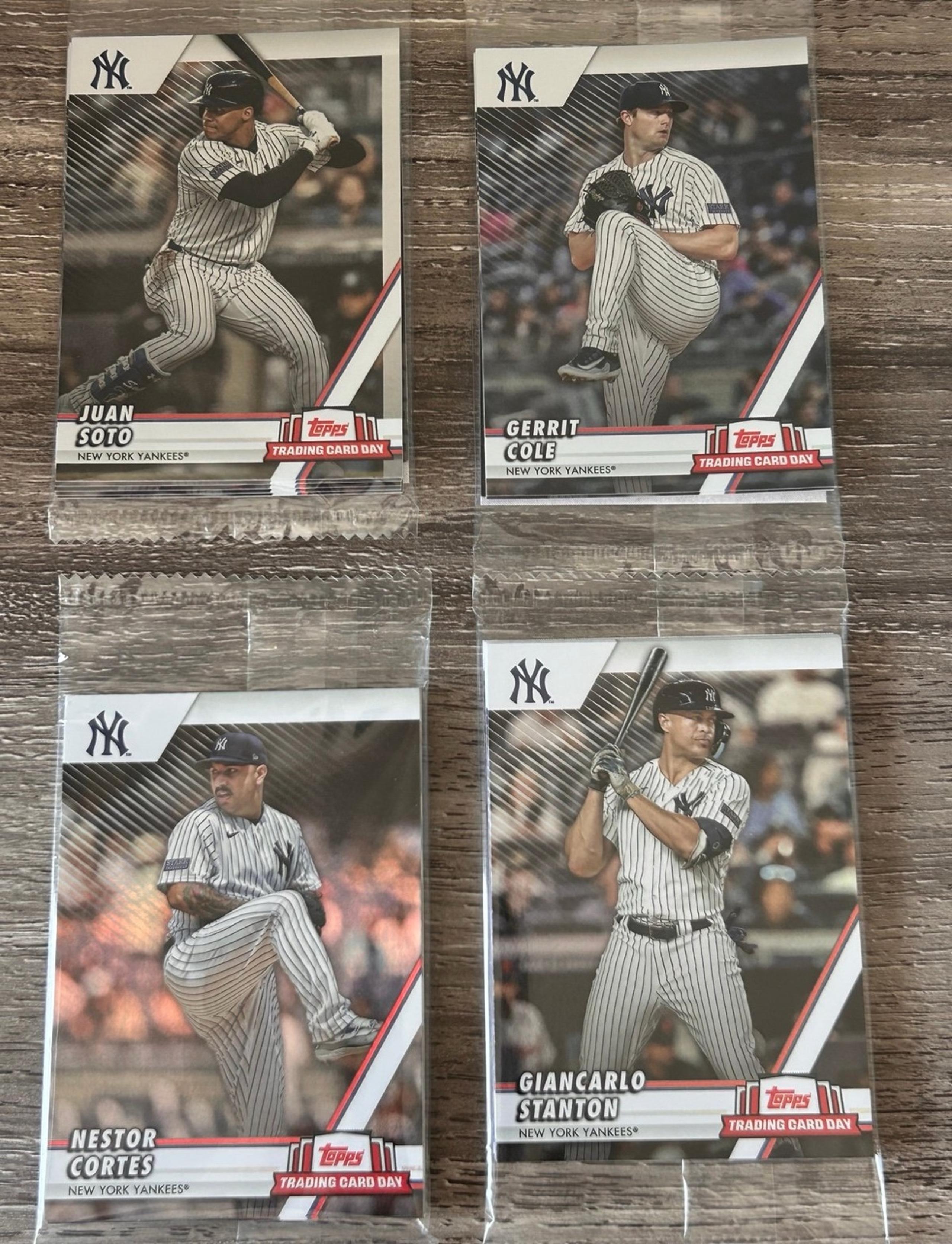 New York Yankees Topps Baseball Trading Cards