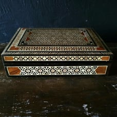 Vtg Marquetry Inlaid Wood Jewelry Box w/ Geometric Pattern Design and Hinged Lid