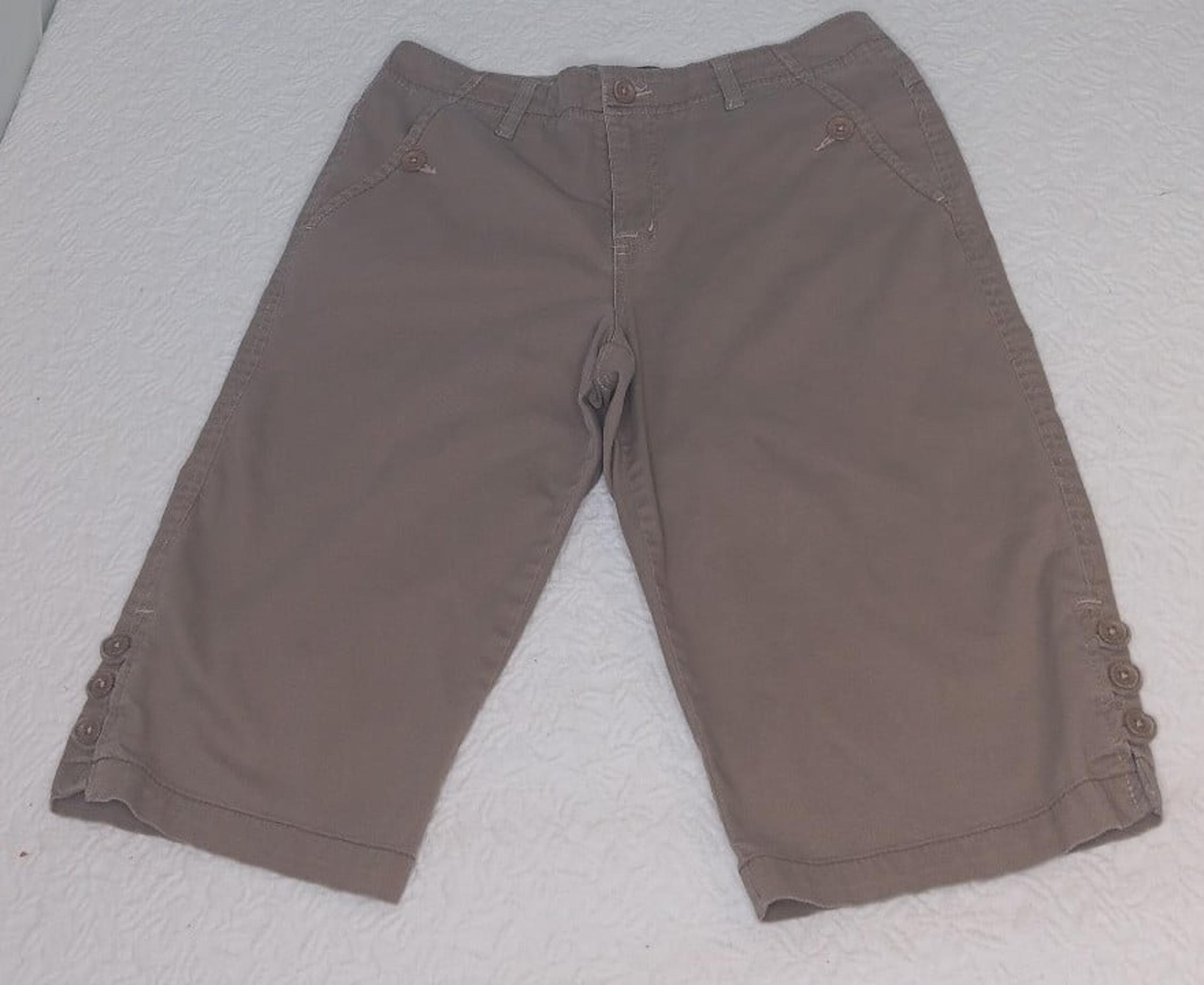 Gloria Vanderbilt Capri Pants Women 10 Crop Pants Bermuda Shorts