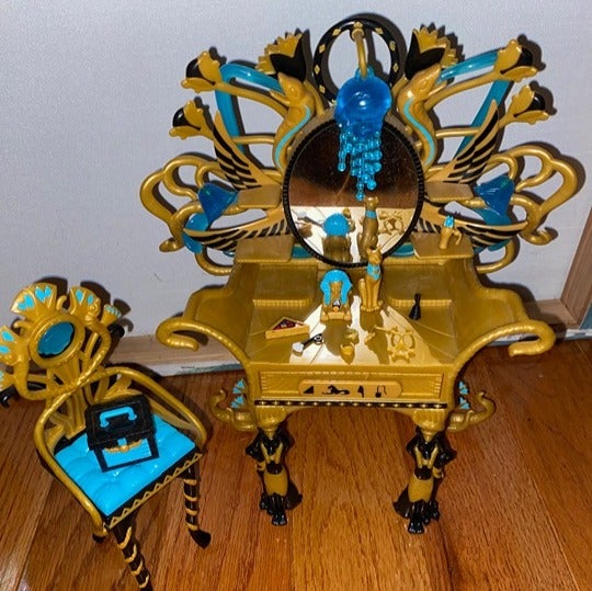 Cleo De Nile Vanity Playset