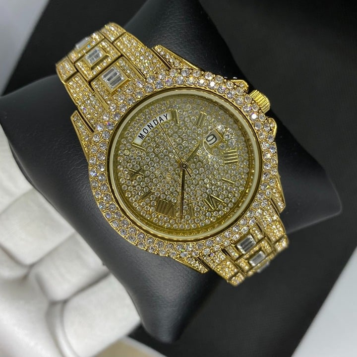 Luxury Design Full of Iced Out & Diamond Watch Gold